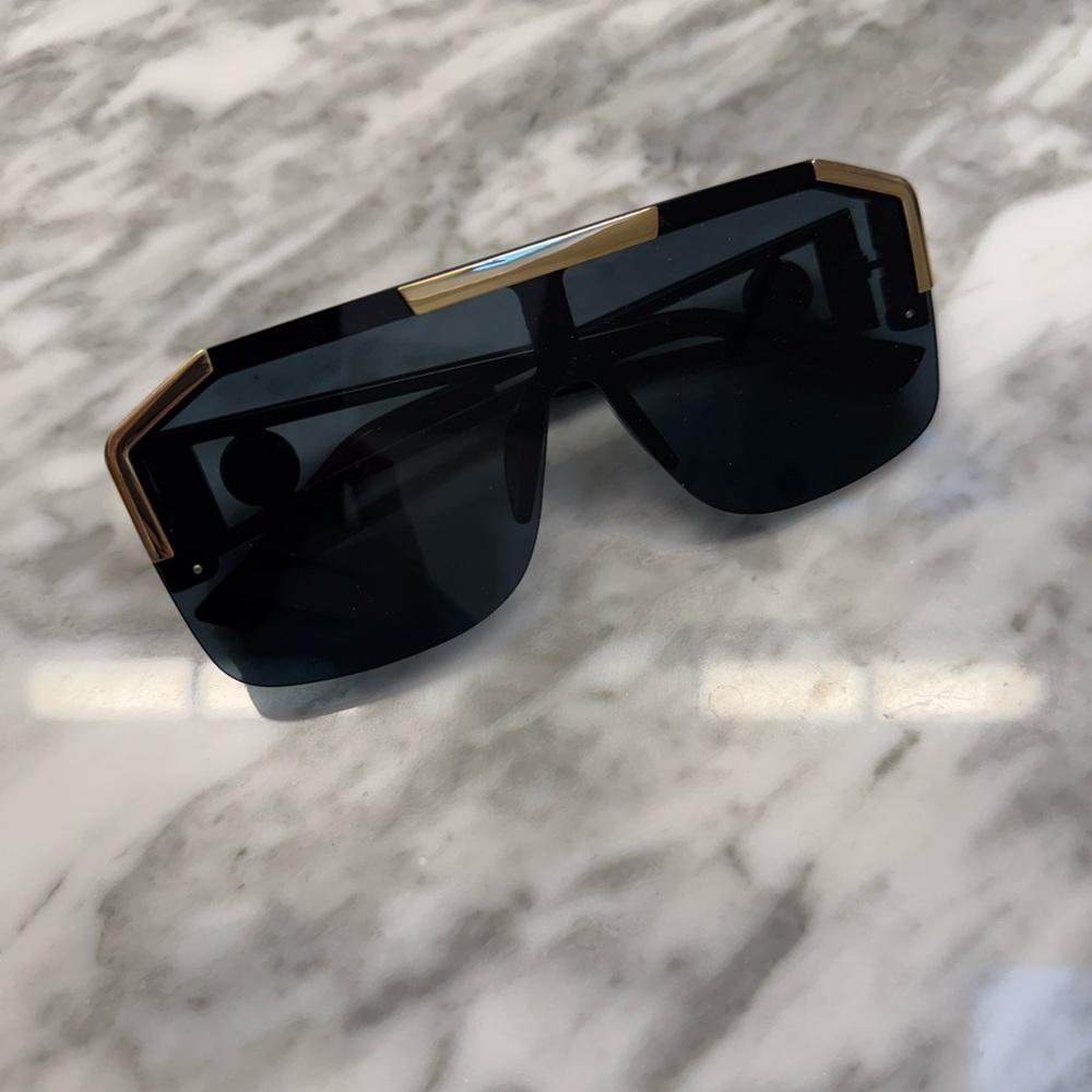 Stylish Oversized Sunglasses